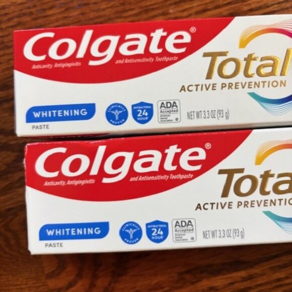 Lot of 4 Colgate Total Active Prevention 3.3 oz each Toothpastes Whitening Paste - Picture 2 of 4